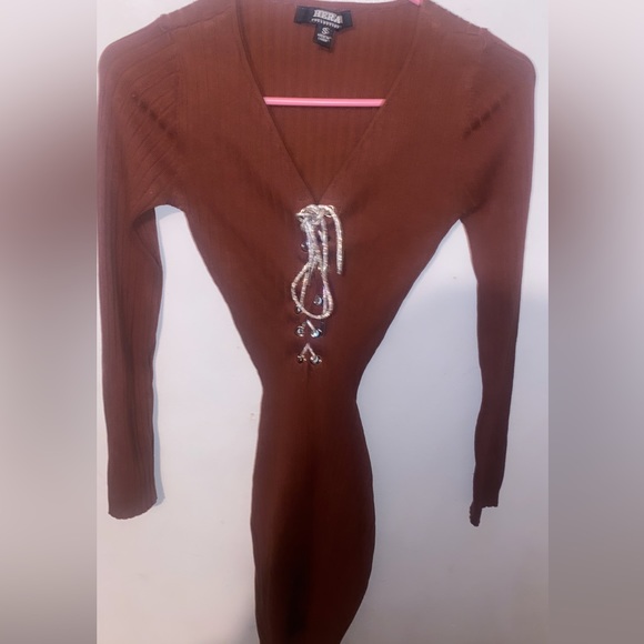 Brown dress - Picture 3 of 4